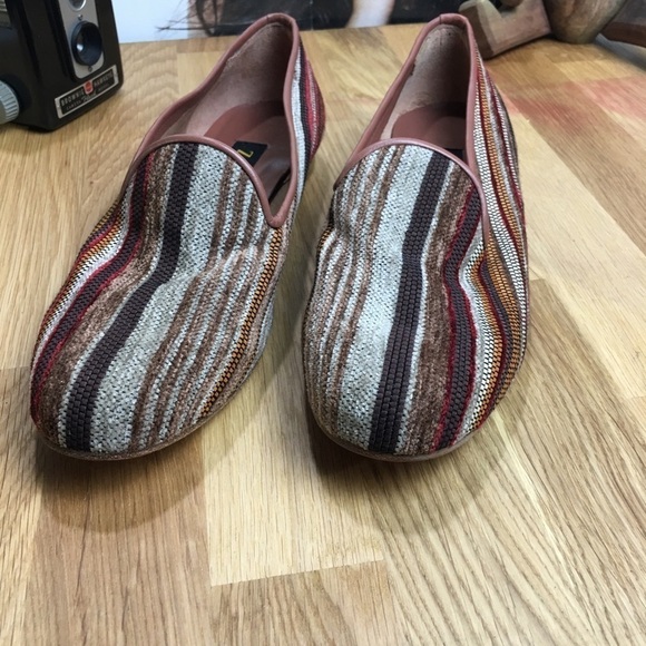 Zalo Women’s slip on Shoe - Picture 3 of 9